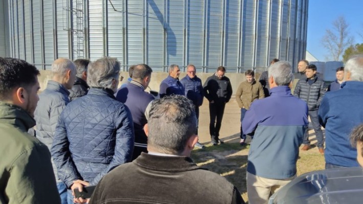 La Cooperativa Agrícola Ganadera de Leones recibió la visita de autoridades de ACA