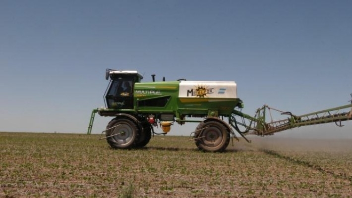 En el uso de agroquímicos, el descontrol está en la política